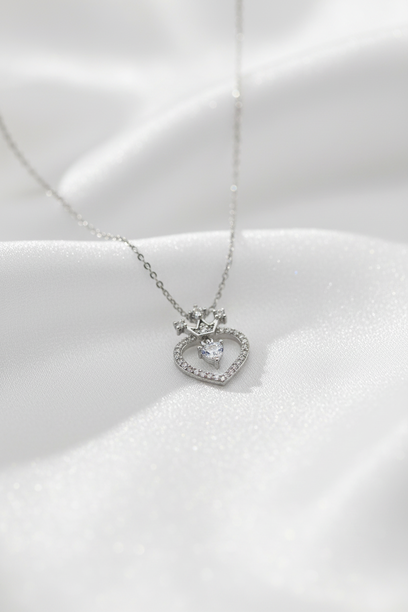 Silver Quene Heart Pendant