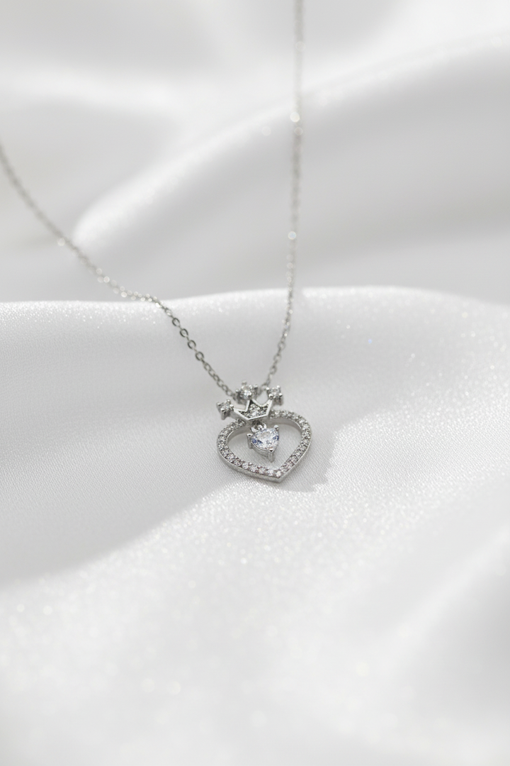 Silver Quene Heart Pendant