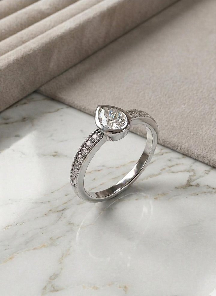 Silver Quene Drop Halo Ring