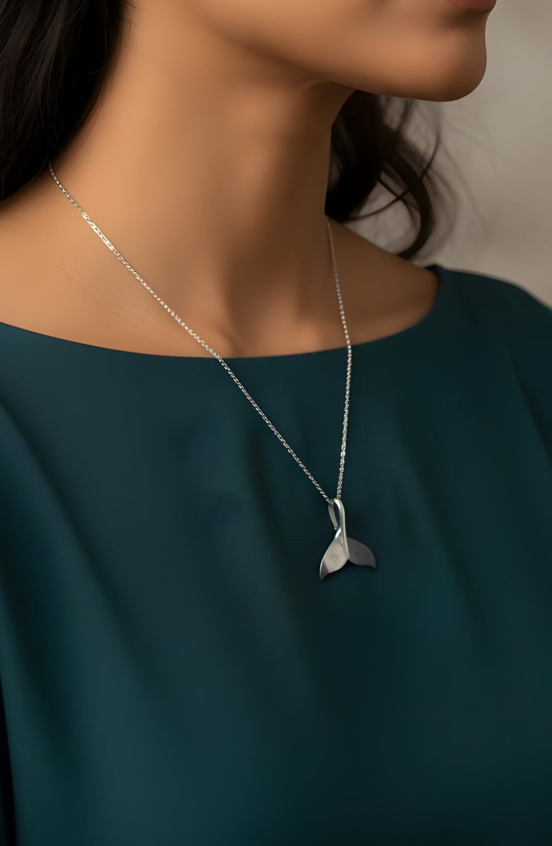 Silver Whaletale Pendant Set (Blue)