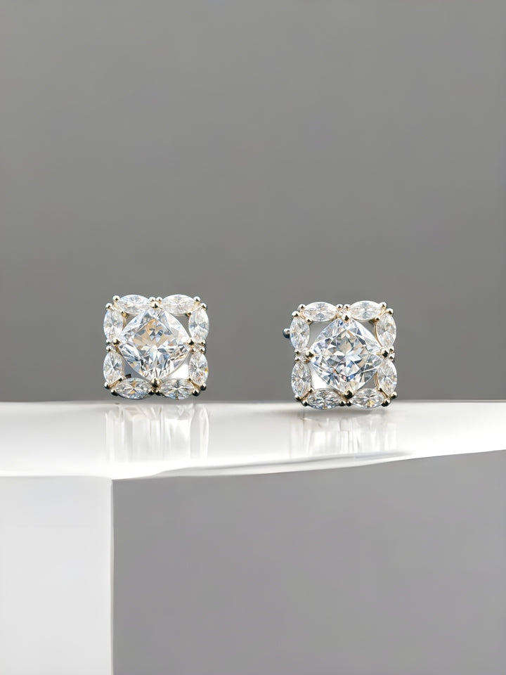 Quene of Venice Silver Stud Earrings
