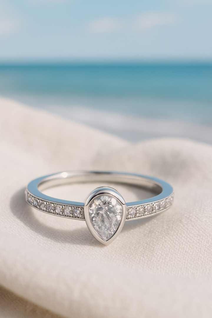 Silver Quene Drop Halo Ring
