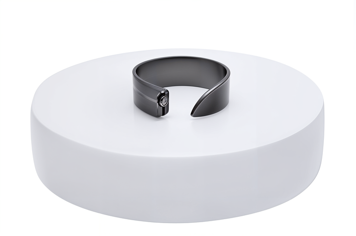 Black Silver Rynaa Ring
