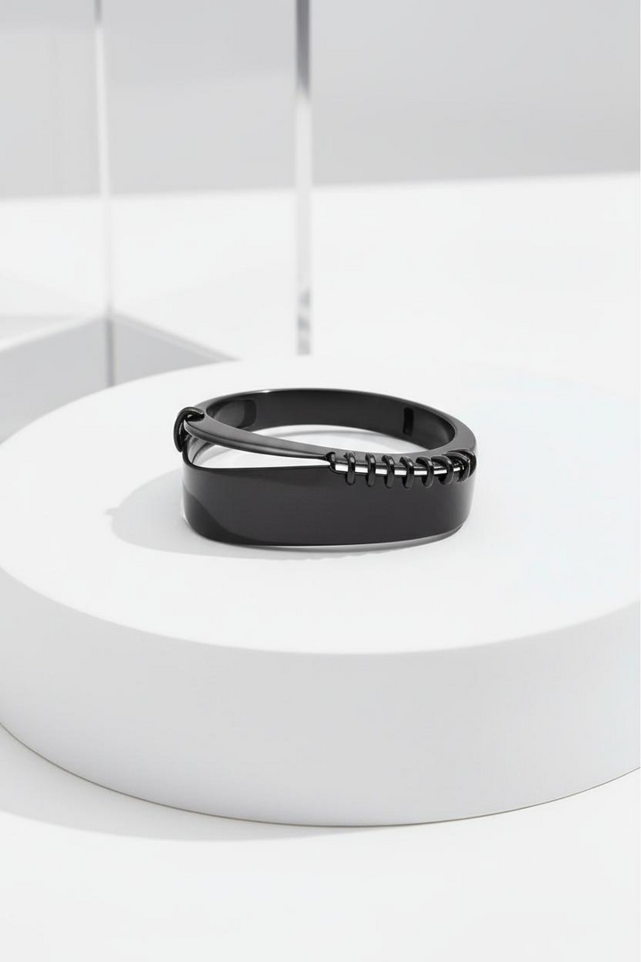 Black Silver Poma Ring