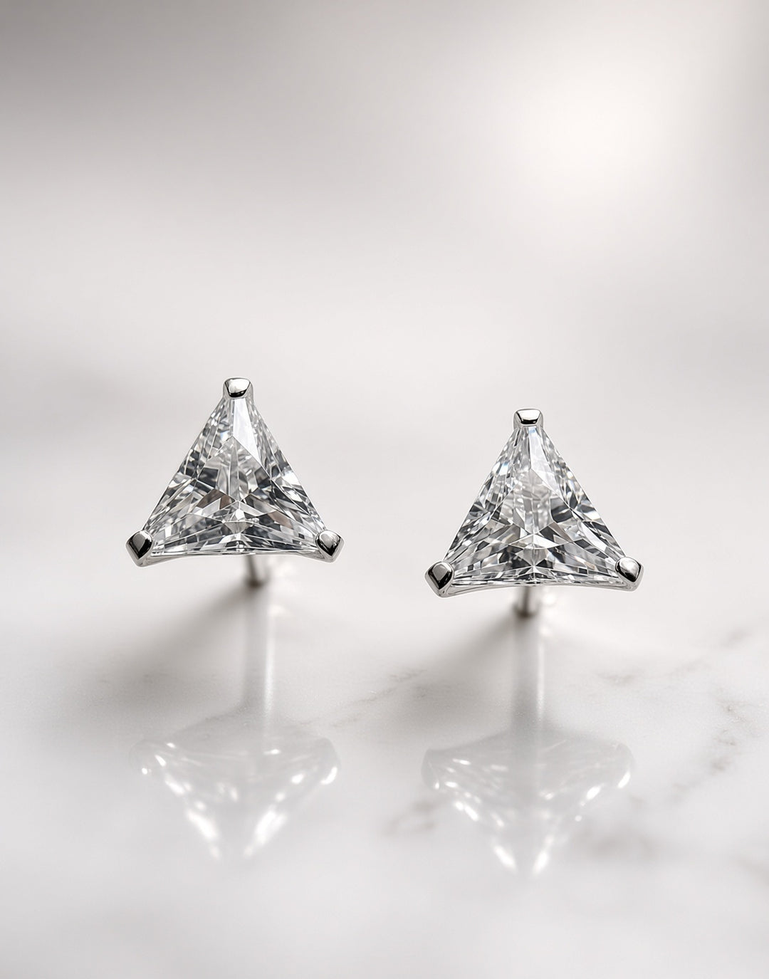 925 Silver Syre Stud Earrings