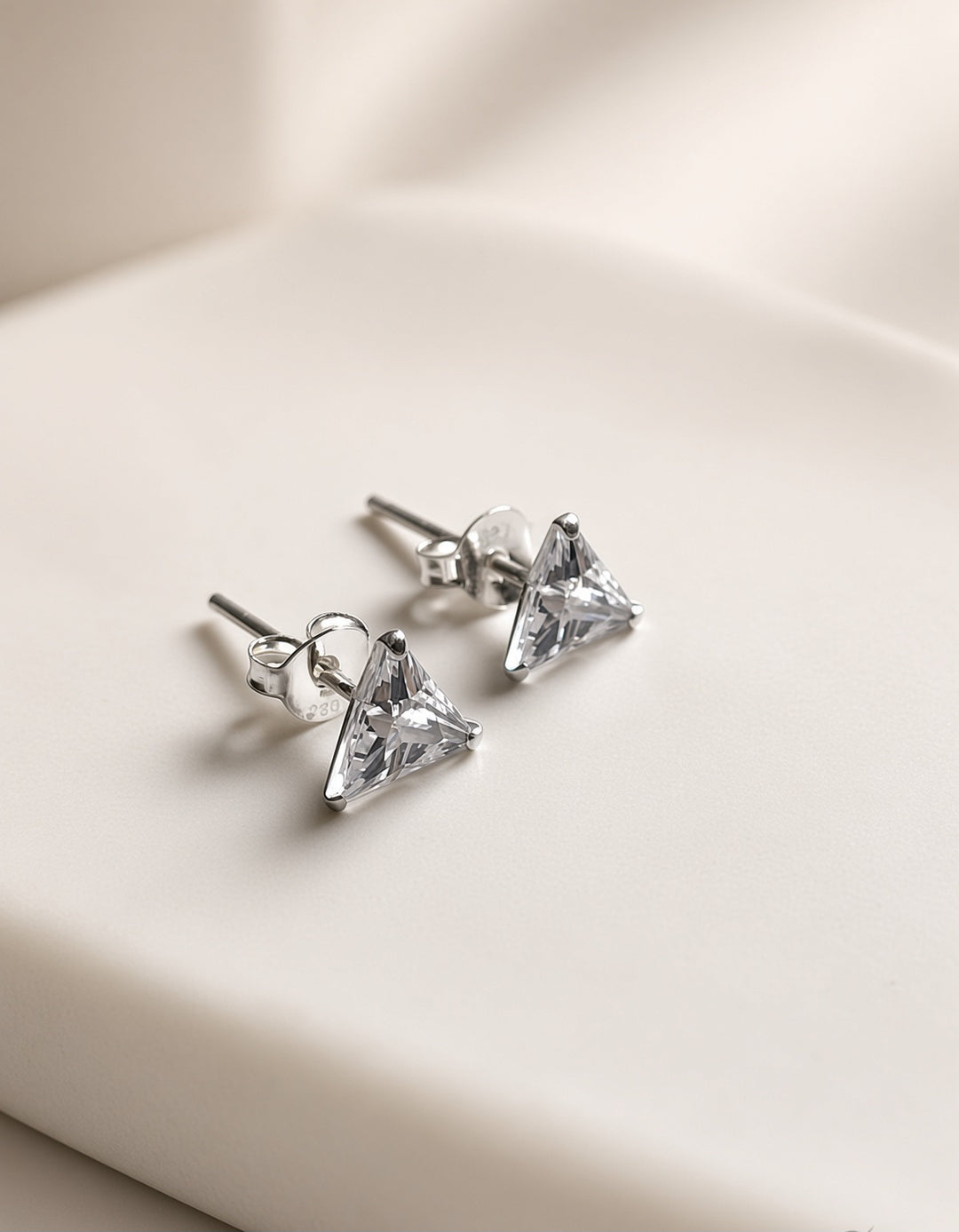 925 Silver Syre Stud Earrings