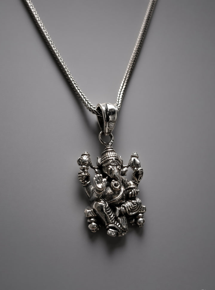 925 Silver Shri Ganesh Pendant (Men) - with Chain