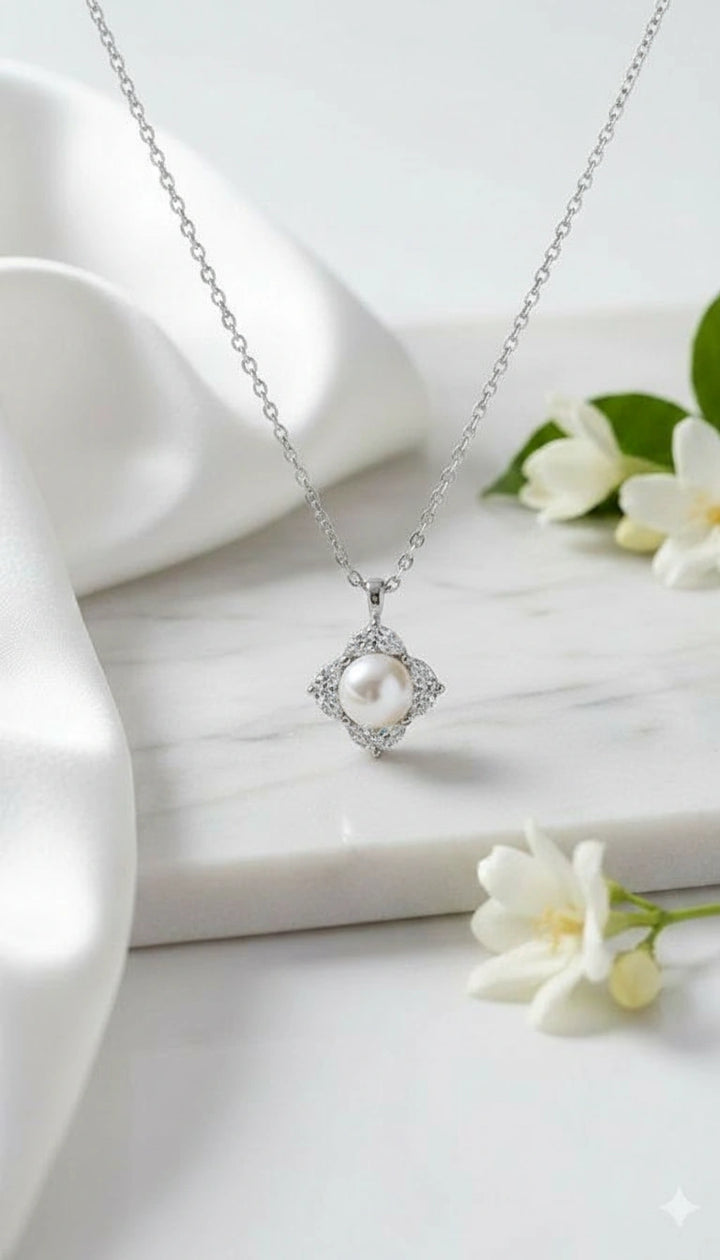Silver Quene Pearl Pendant